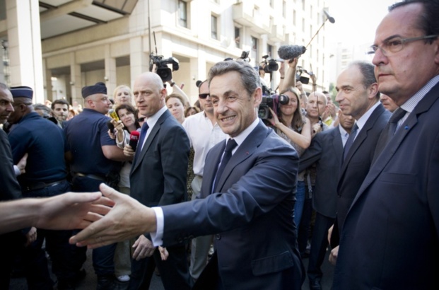 Retour de Sarkozy : malgré les sourires, le deuil