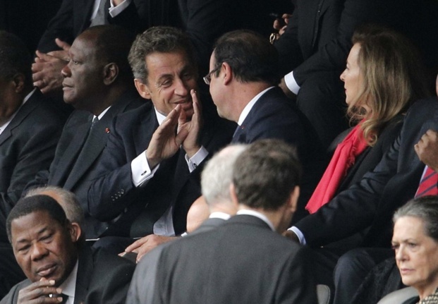 Quand Hollande croise Sarkozy en Afrique et à Paris
